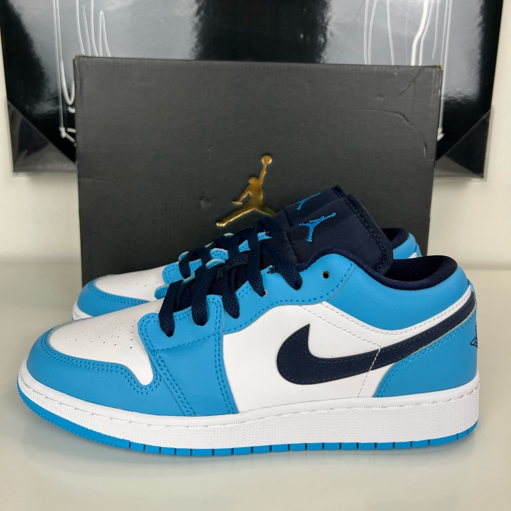 Air Jordan 1 Low (GS) ‘UNC’ Powder Blue Size 5.5Y / Women’s Size 7